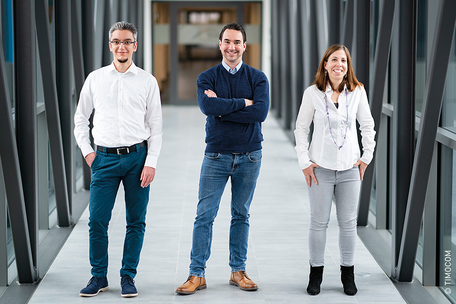 Tahsilat servisi çalışanları Julian van Achter, Geoffrey Bladier ve Denise Becht, TIMOCOM müşterilerine danışmanlık yapıyor, ilg